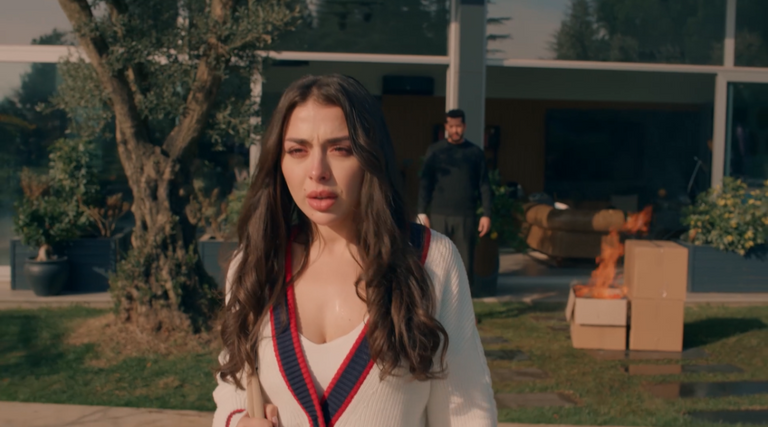مسلسل &laquo;حب على ورق&raquo; الحلقة 22.. لين تواجه أوس بعد اتهامها بالسرقة - صورة 2
