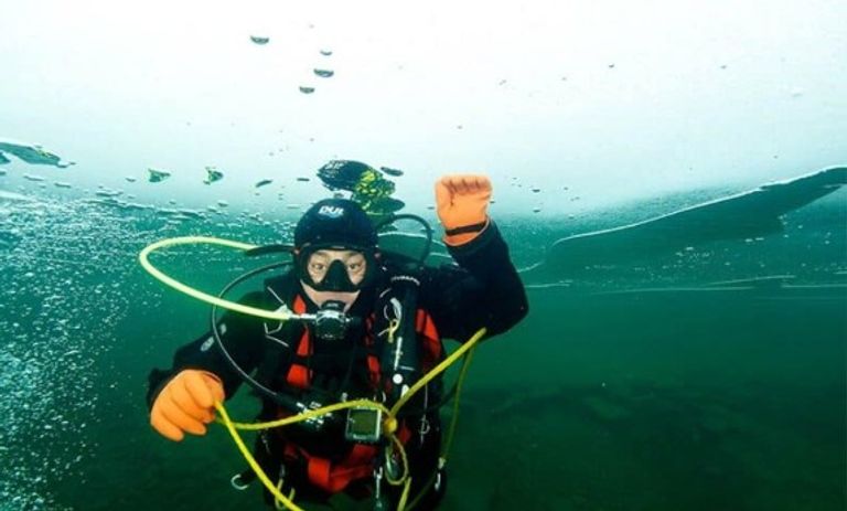 الغطس في المياه الجليدية.. فوائد مذهلة أم موضة صحية بلا دليل؟ - صورة 1