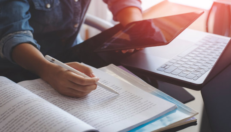 دليل التخصصات الجامعية 2026 في الجزائر.. ومعدلات القبول - صورة 1