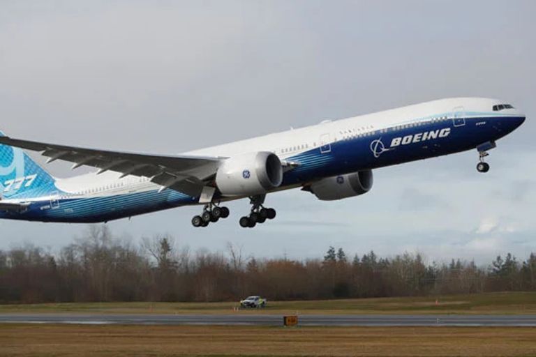 طائرة boeing 777.. دليل شامل للمواصفات والأجيال وتجربة السفر - صورة 1
