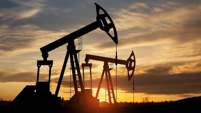 سعر النفط الآن.. ارتفاع لليوم الرابع وبرنت يتخطى 85 دولارا بفعل صراع الشرق الأوسط - صورة 1