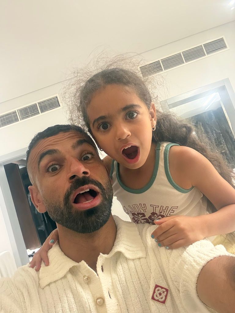 محمد صلاح مع كيان متجاهلاً شائعات مستقبله.. صلاح يستمتع مع عائلته في الساحل الشمالي - صورة 2