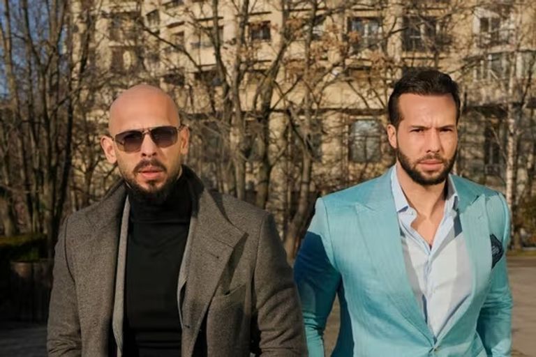اتهامات بالاغتصاب والاتجار بالبشر.. أمريكا تعتقل أندرو تيت وشقيقه - صورة 2