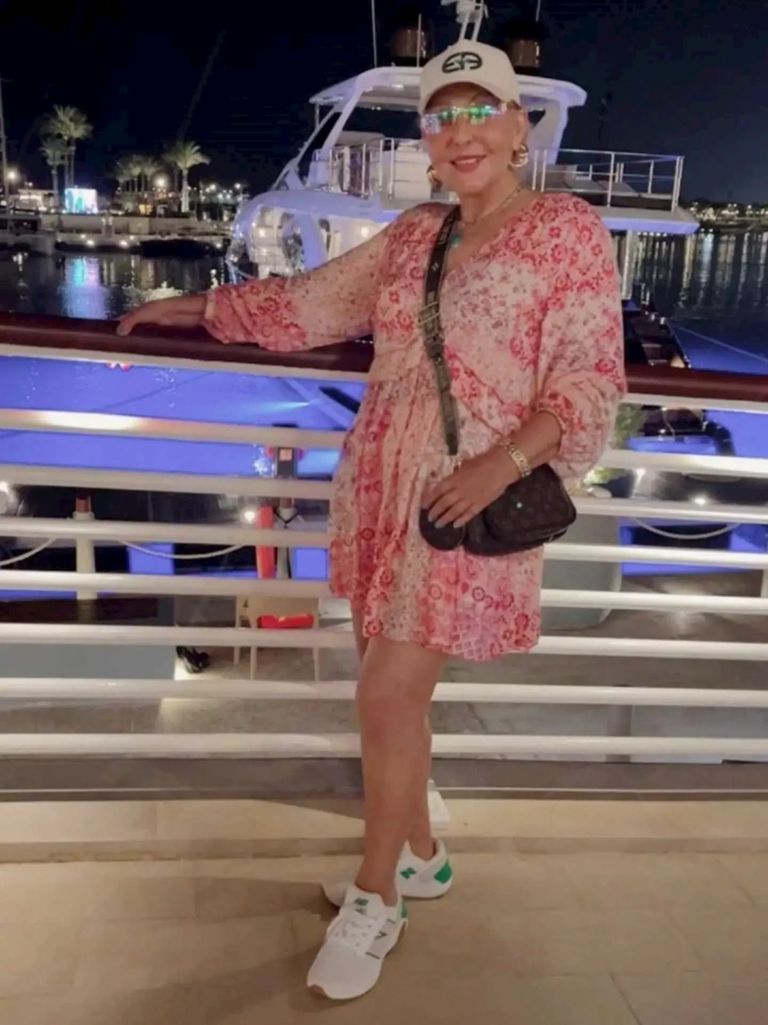تفاعل مع إطلالة الفنانة نادية الجندي في الساحل الشمالي - صورة 2