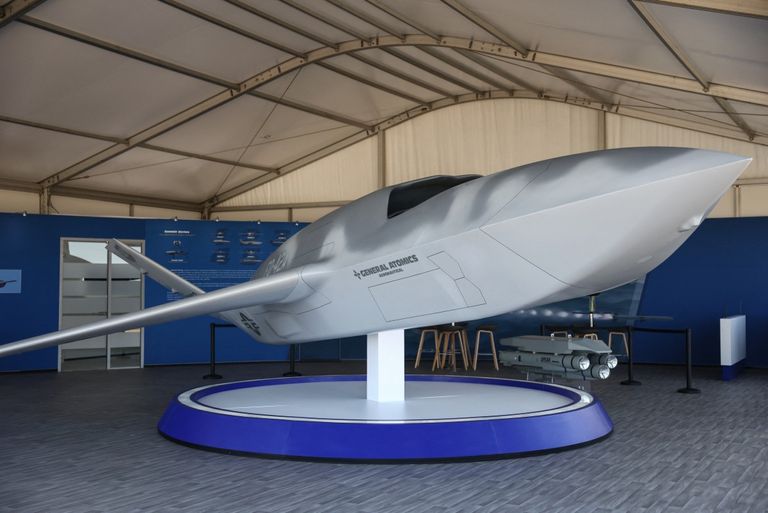 «فارنبره 2026».. المسيرات والمقاتلات تقود المشهد في أكبر معارض الطيران - صورة 1