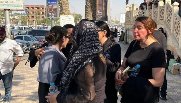 جنازة أحمد جلال عبد القوي في مصر وسط انهيار شقيقته.. تفاصيل جنازة الفنان أحمد جلال عبد القوي في مصر - صورة 1