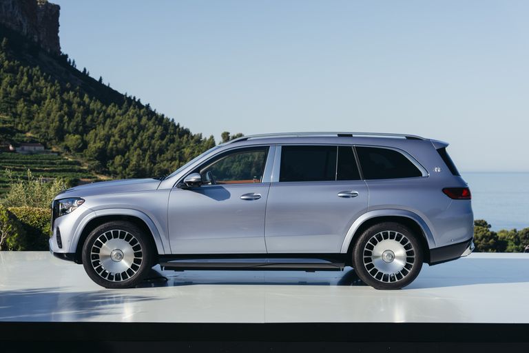 مرسيدس-مايباخ GLS 680 موديل 2027.. قوة V8 وفخامة عصرية في عالم SUV - صورة 3
