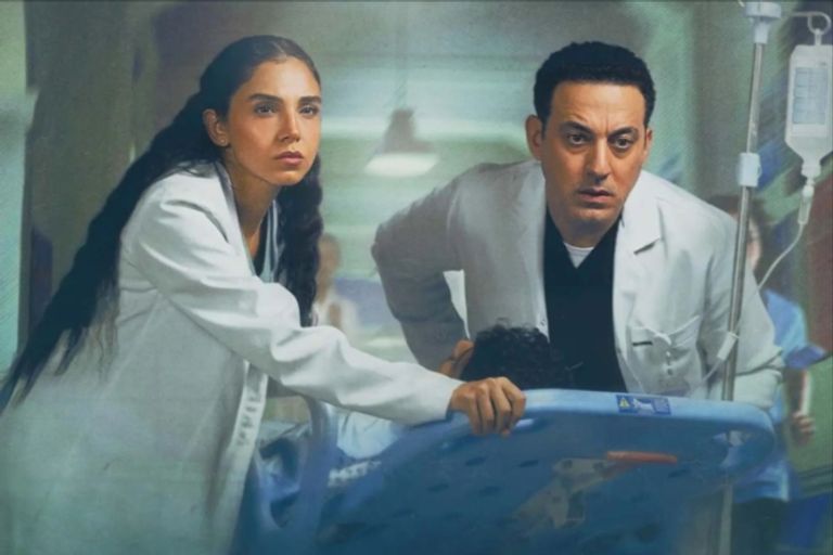 سرّ يخرج من غرفة العمليات.. قصة مسلسل &laquo;بنج كلي&raquo; وأبطال العمل - صورة 1