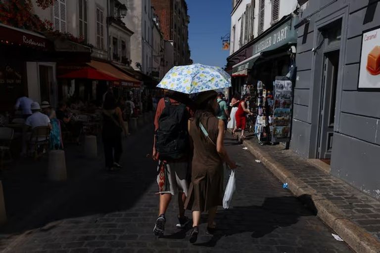 موجة حر قياسية تقتل 5764 شخصا في فرنسا - صورة 1