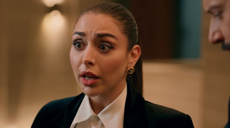 مسلسل &laquo;حب على ورق&raquo; الحلقة 29.. جولي تكتشف حقيقة خطوبة لين وأوس - صورة 1