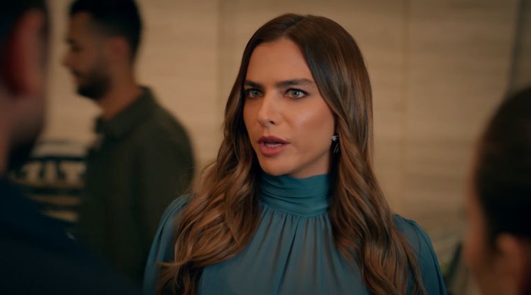 مسلسل &laquo;حب على ورق&raquo; الحلقة 29.. جولي تكتشف حقيقة خطوبة لين وأوس - صورة 2