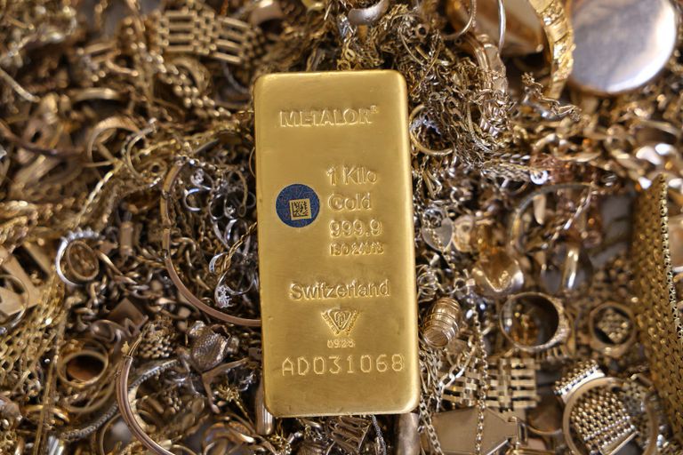 سعر الذهب اليوم.. &laquo;النفيس&raquo; يهبط 2% وسط مخاوف التضخم والفائدة - صورة 4