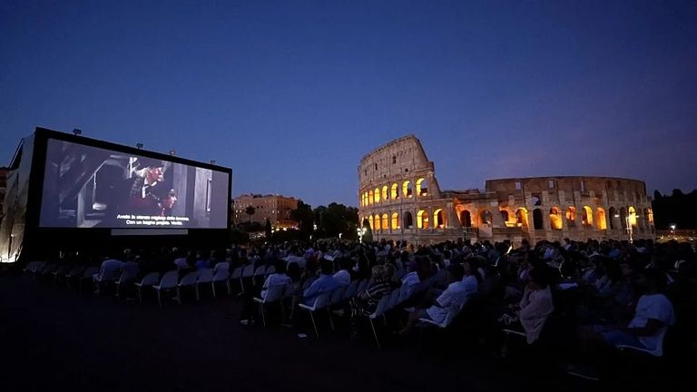 دور السينما ملاذ سكان روما من الحر والحرائق - صورة 1