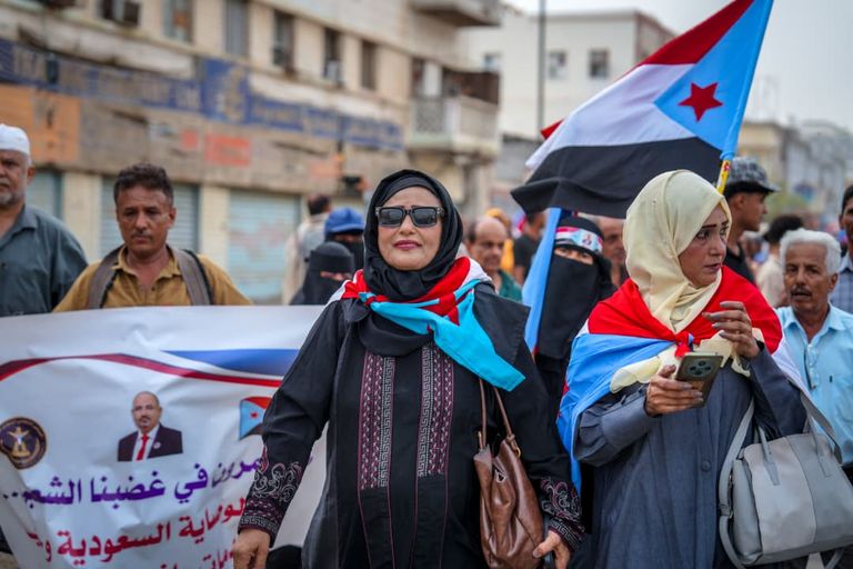 آلاف يتظاهرون في جنوب اليمن رفضا لـ&laquo;أخونة&raquo; المؤسسات الحكومية (صور) - صورة 3