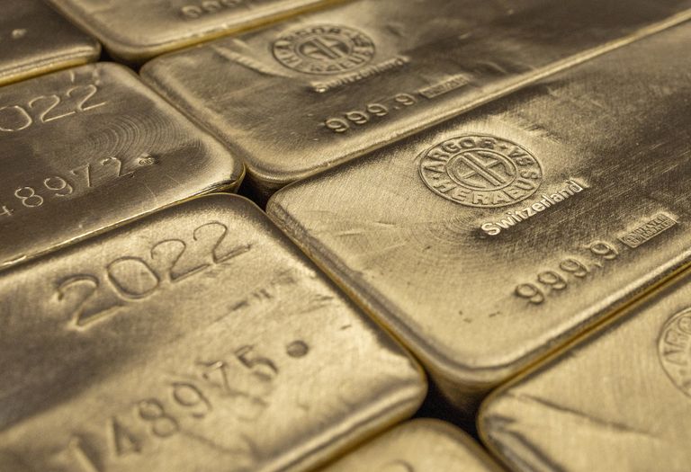 سعر الذهب اليوم.. &laquo;النفيس&raquo; يصعد مع هبوط النفط وترقب قرار الفائدة - صورة 4