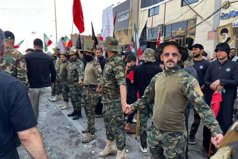 خامنئي في كربلاء العراقية.. صورة تشعل جدل السيادة (خبراء) - صورة 1