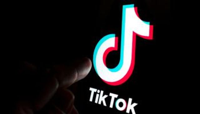 تيك توك منتشر بين المراهقين
