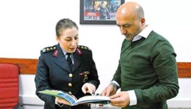 أوزليم يلماز أول جنرال امرأة في تركيا