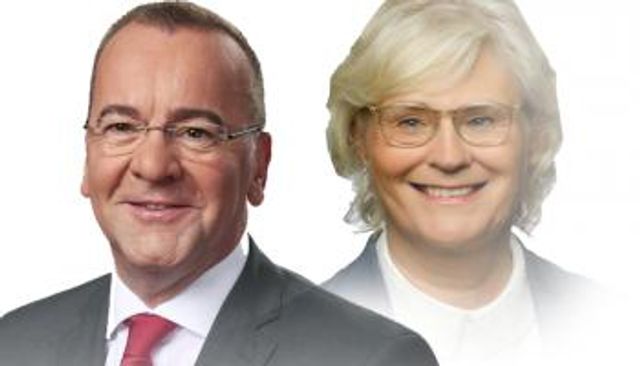 بوريس بيستوريوس والوزيرة السابقة كريستينه لامبرشت