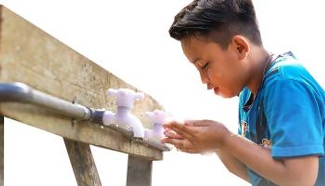 مبادرة إماراتية تؤمّن المياه النظيفة