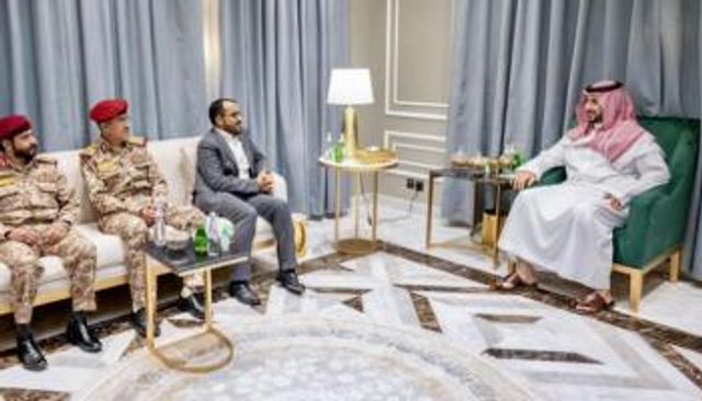 جانب من لقاءات وزير الدفاع السعوي ووفد الحوثي - أرشيفية