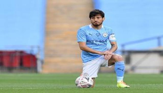 ديفيد سيلفا نجم مانشستر سيتي السابق 