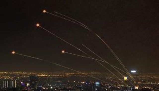 مضادات إيرانية تستهدف صواريخ إسرائيلية