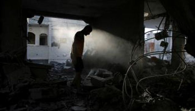 آثار قصف إسرائيلي على منزل في رفح