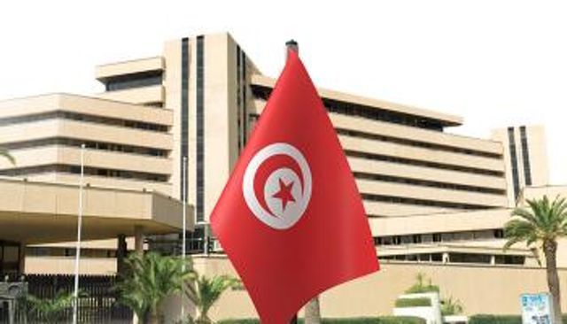 اقتصاد تونس يسلك طريقا وعرة بعيدا عن «الصندوق»