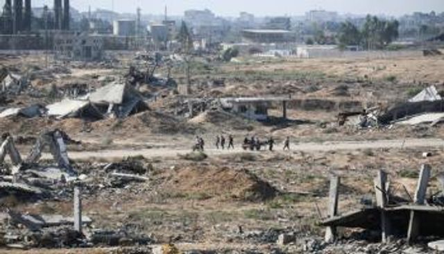 مبان مدمرة جراء الغارات الإسرائيلية على غزة