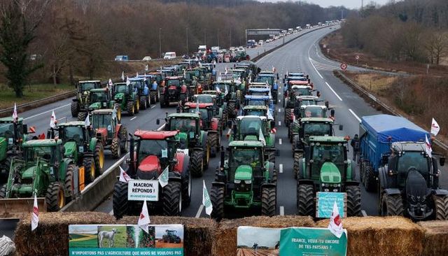 الشيخ محمد بن زايد آل نهيان مع الرئيس القبرصي