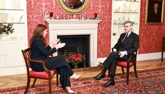 جاكوب ريس موغ خلال المقابلة