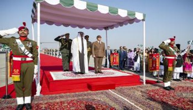 الشيخ محمد بن زايد آل نهيان رئيس دولة الإمارات يصل إلى باكستان