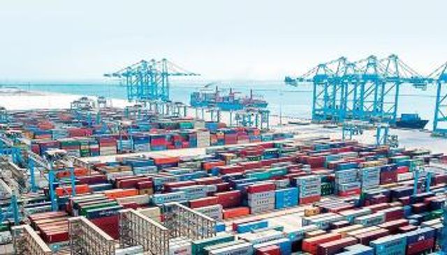 موانئ أبوظبي في 2024.. عام حافل بالنمو القياسي