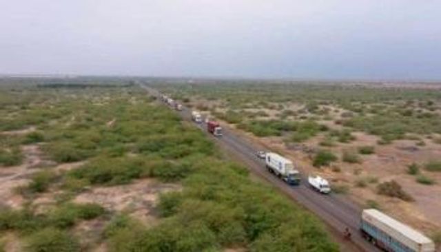 جانب من وصول معدات سادس محطة طاقة شمسية 