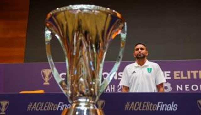 رياض محرز مع كأس دوري أبطال آسيا 