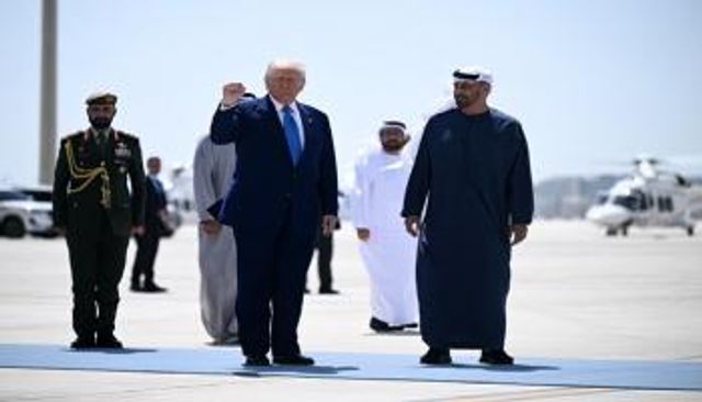 الشيخ محمد بن زايد آل نهيان يودع ترامب في ختام جولته الخليجية