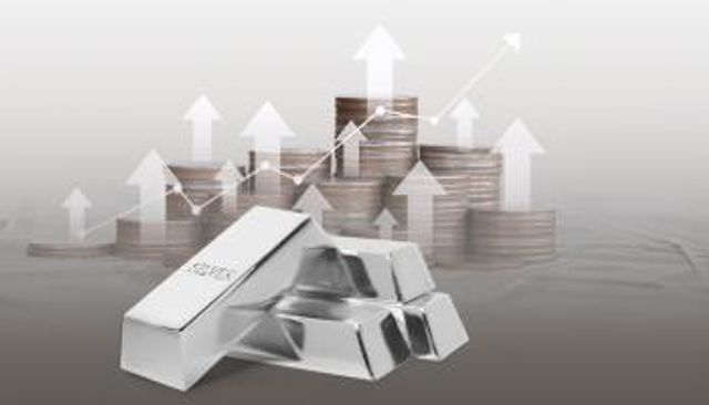 الفضة تتلألأ في 2025.. قفزات قياسية وجاذبية استثمارية عالمية