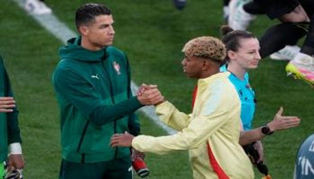 لامين يامال وكريستيانو رونالدو