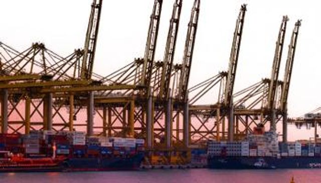 دبي تحافظ على مكانتها بين الـ5 الكبار عالمياً بمجال مراكز الشحن