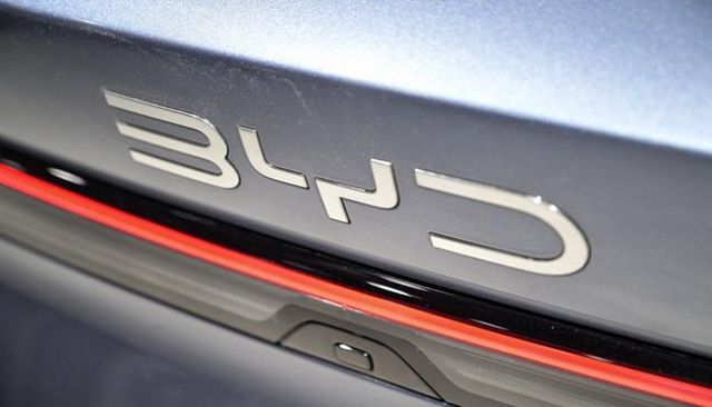 «تعديل الأصفار وإبراز الهوية».. الكشف عن العملة السورية الجديدة