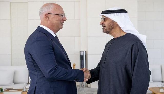 الشيخ محمد بن زايد آل نهيان رئيس دولة الإمارات يستقبل مبعوث الرئيس الروسي