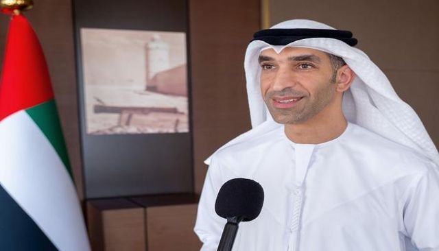 وداع أحد لاعبي كرة القدم