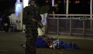 رجل أمن فرنسي في موقع الهجوم