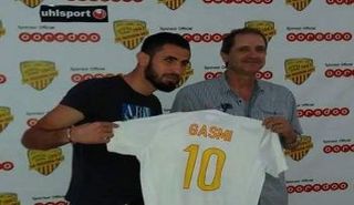 قاسمي يجدد تعاقده مع نصر حسين داي