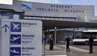 مطار تولوز- بلانياك الفرنسي