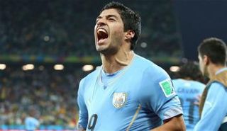 الأوروجواياني لويس سواريز مهاجم نادي برشلونة الإسباني