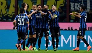 فرحة لاعبي انتر بهدف دي أمبروزيو