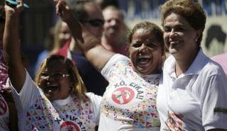 ديلما روسيف رئيسة البرازيل تشارك في حملة قومية ضد فيروس 