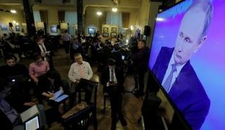 بوتين، خلال حواره السنوي المباشر مع الروس الذي تبثه القنوات الروسية (رويترز)